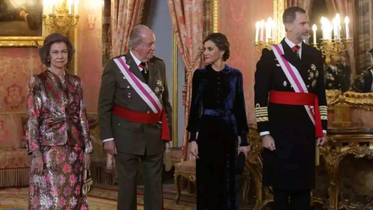 El rei Felip i la reina Letizia al costat dels reis emèrits Juan Carlos i Sofía a la Pasqua Militar del 2018