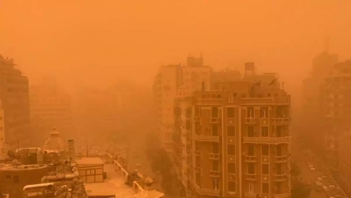 Imatge de la forta tempesta de sorra al Caire