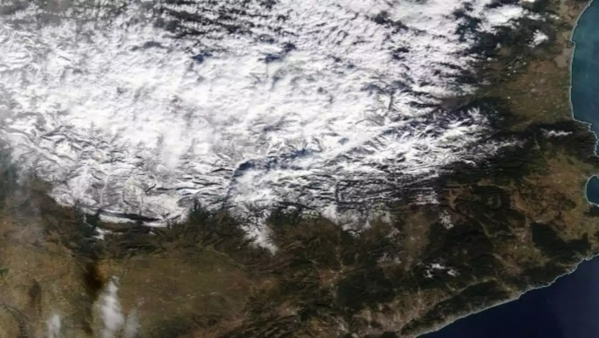 Imatge satèl·lit de l'aspecte del Pirineu el 24 de gener
