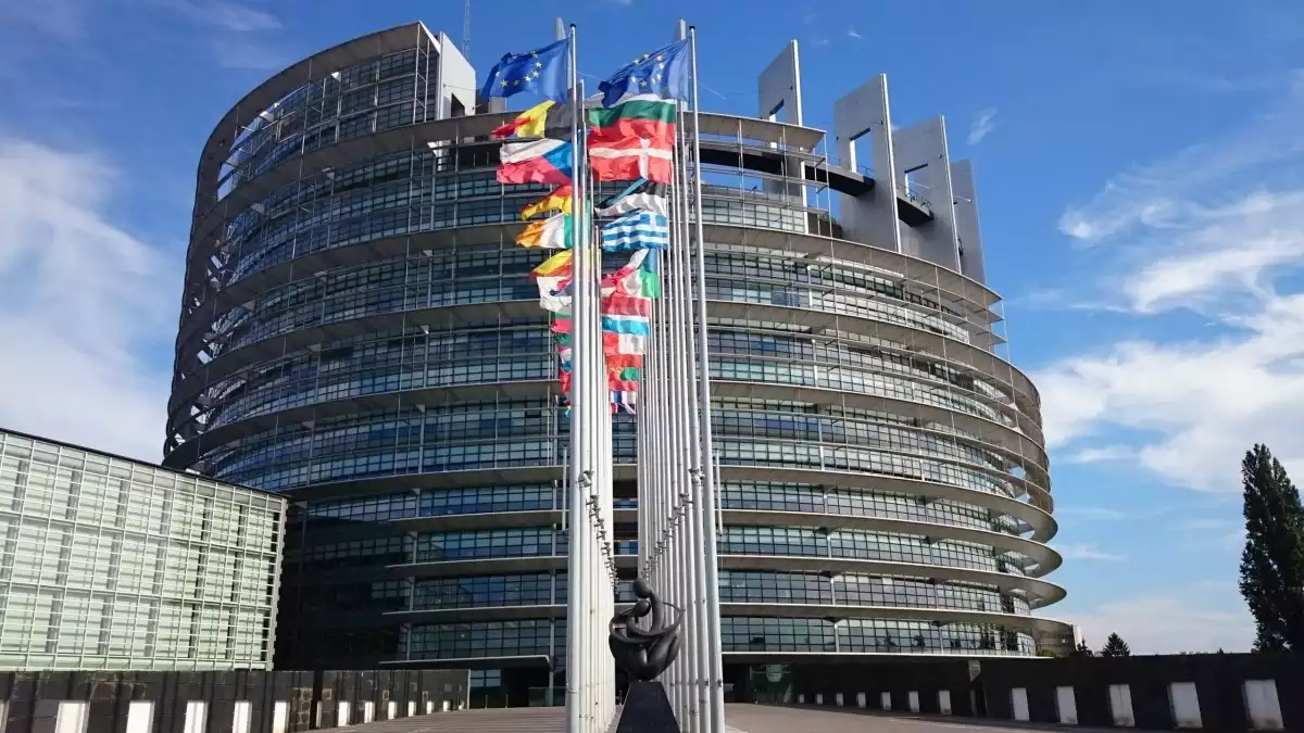 Imatge de l'entrada del Parlament Europeu