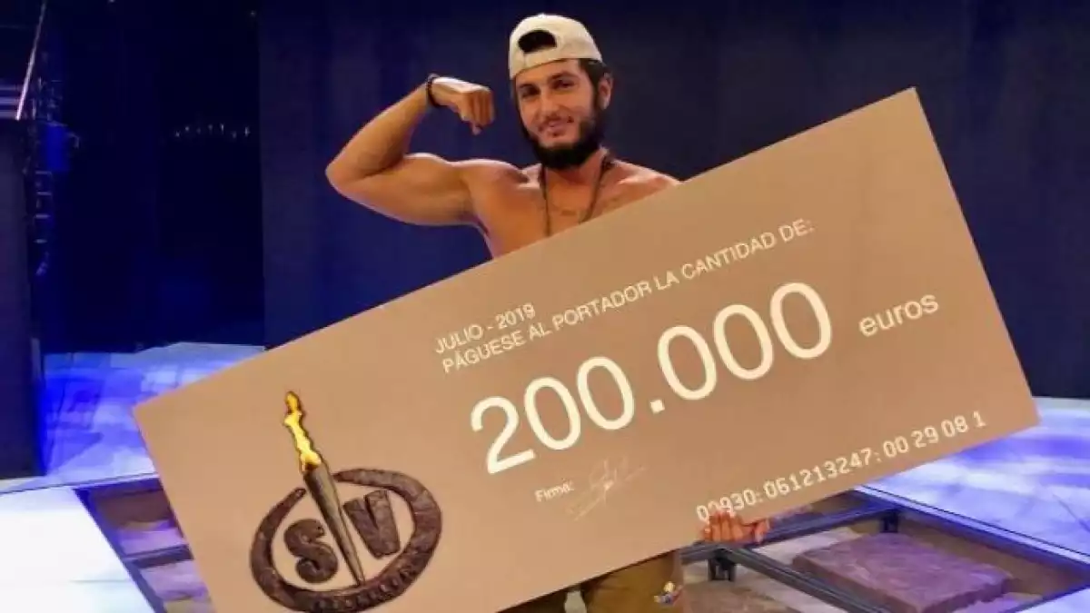 El xec de 200.000€ de 'Supervivientes' va ser per Omar