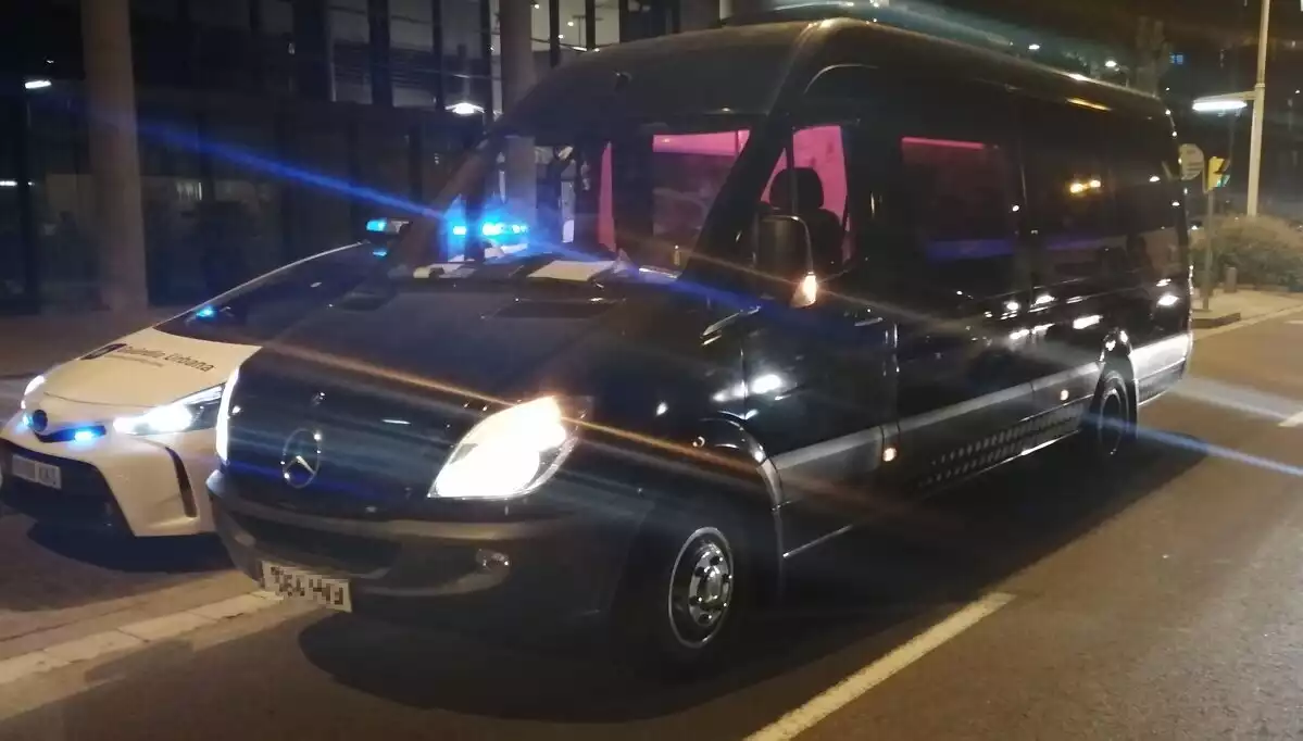 La Guàrdia Urbana atura un 'Discobús' il·legal amb el conductor drogat a Barcelona