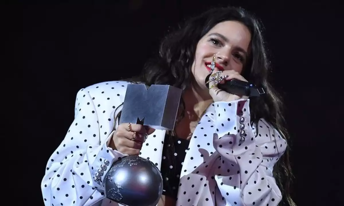 Rosalía s'endú el premi a millor col·laboració per la cançó 'Con Altura'
