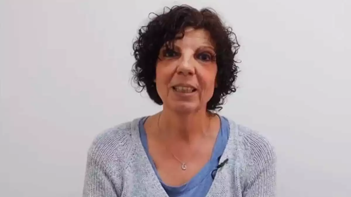 Maria Carme Ribet demana ajuda per tractar el seu càncer a través d'un vídeo
