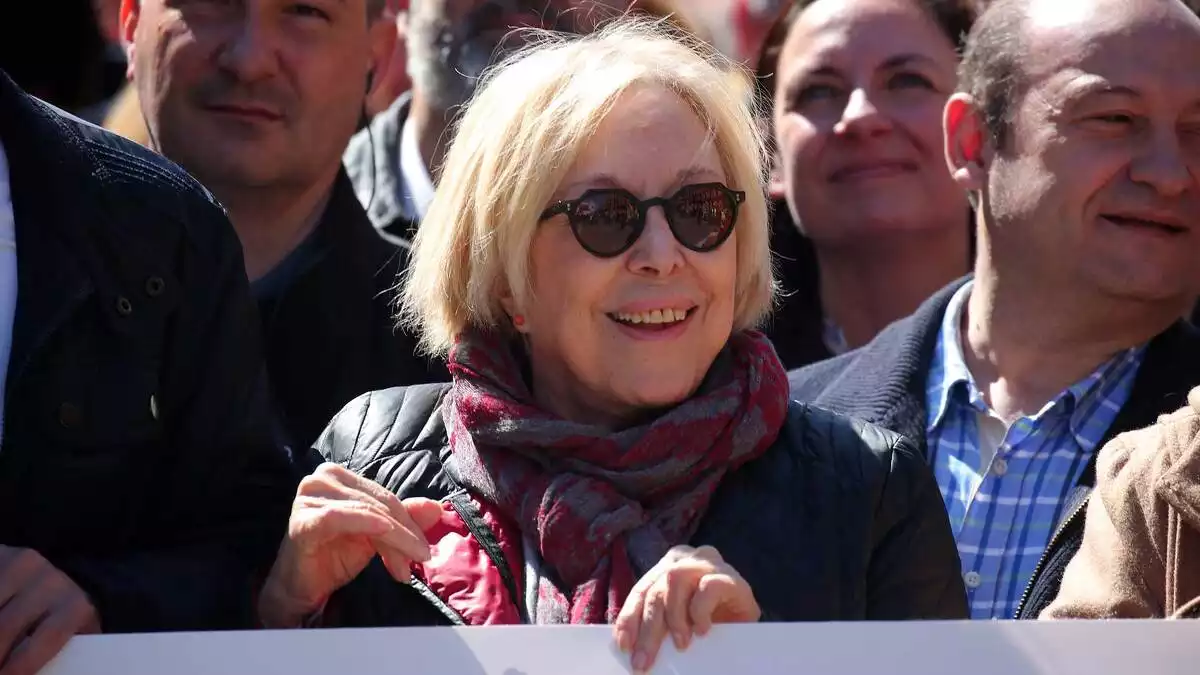 Rosa Maria Sardà durant la manifestació unionista a Barcelona el 18 de març de 2018