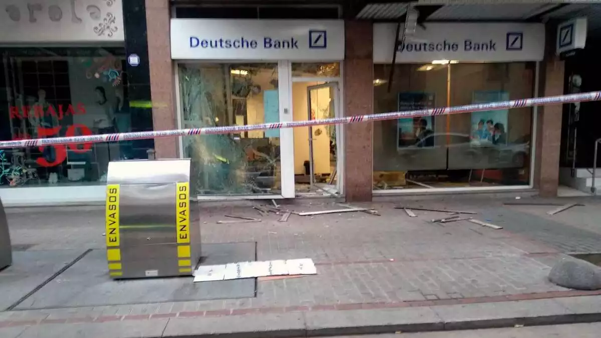 Explosió seu Deustche Bank Cerdanyola del Vallès