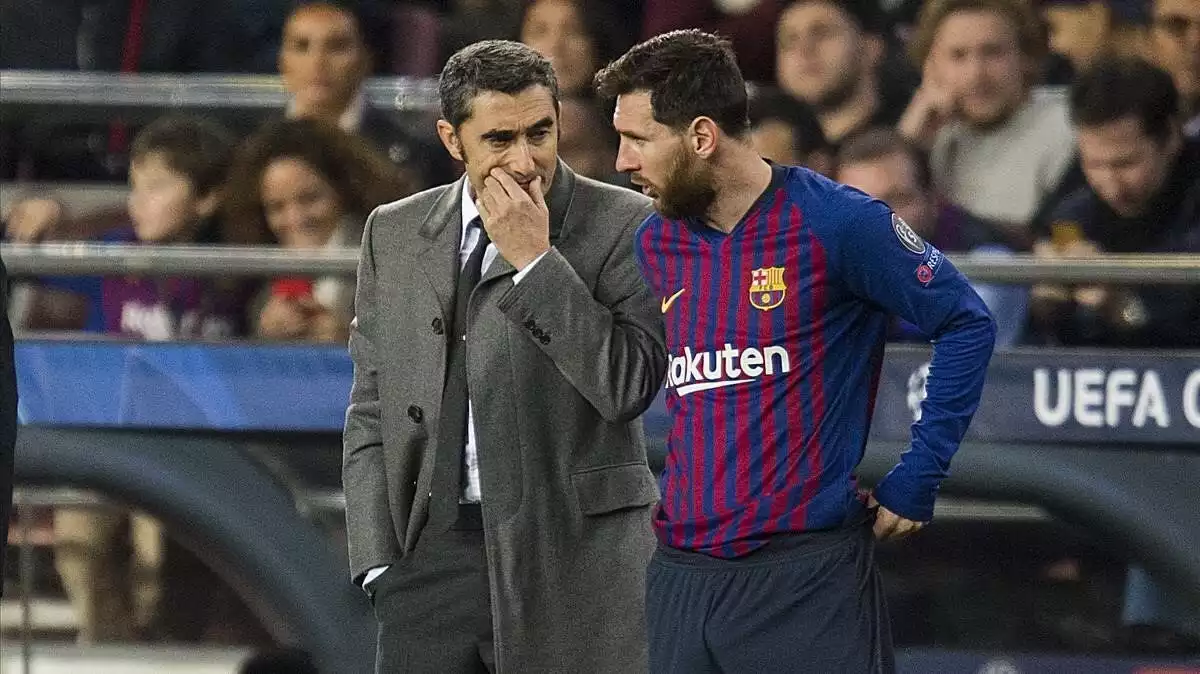 Imatge d'Erensto Valverde i Leo Messi durant un partit de Champions del Barça
