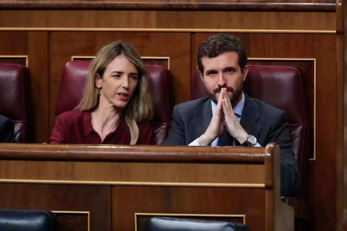 Pablo Casado i Cayetana Álvarez de Toledo al Congrés dels Diputats el 5 de gener de 2020.