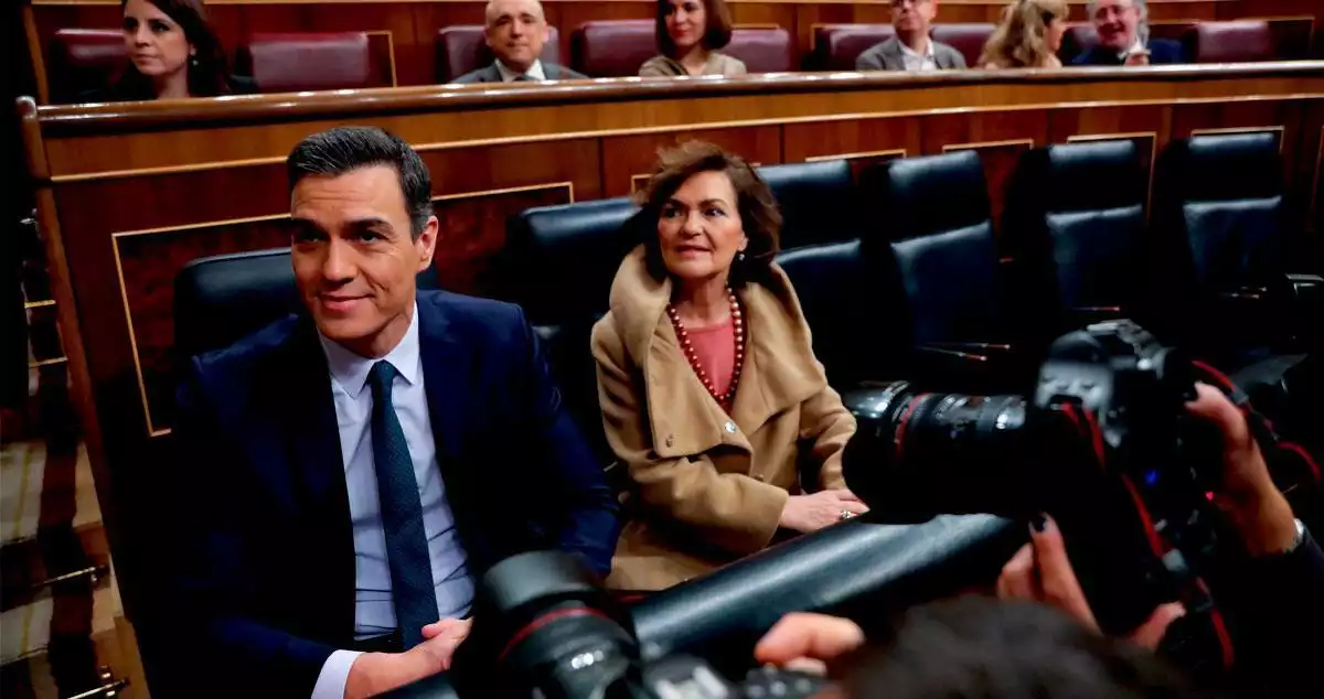 Pedro Sánchez i Carmen Calvo al Congrés dels Diputats, diumenge, 5 de gener de 2020.