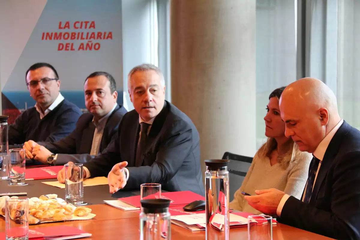 Pere Navarro, Dlegat Epecial d'Estat del CZFB, i Josep Miquel Piqué, President Executiu de La Salle Technova Barcelona, parlant a la inauguració del BMP Accelerator Program el dia 20 de gener del 2020