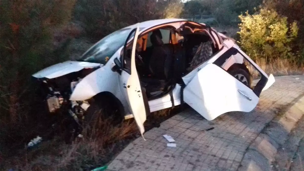 Un conductor menor i begut causa un accident amb un ferit greu a l'Empordà