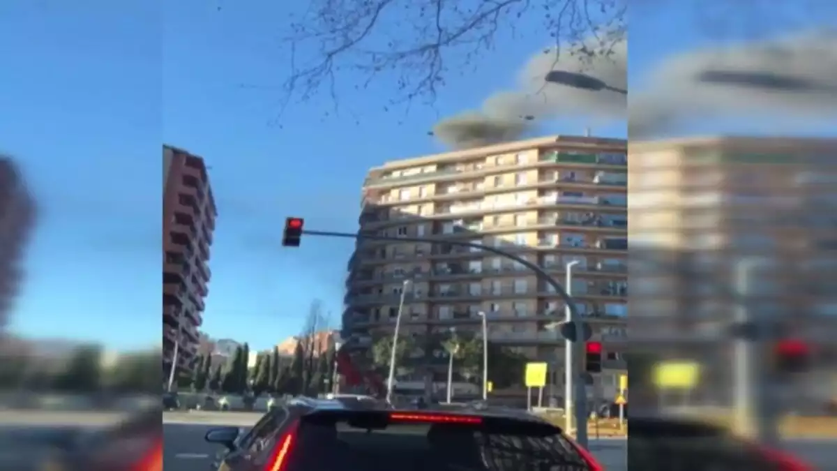 Incendi en un pis del carrer Llacuna de Barcelona, el 6 de febrer de 2020