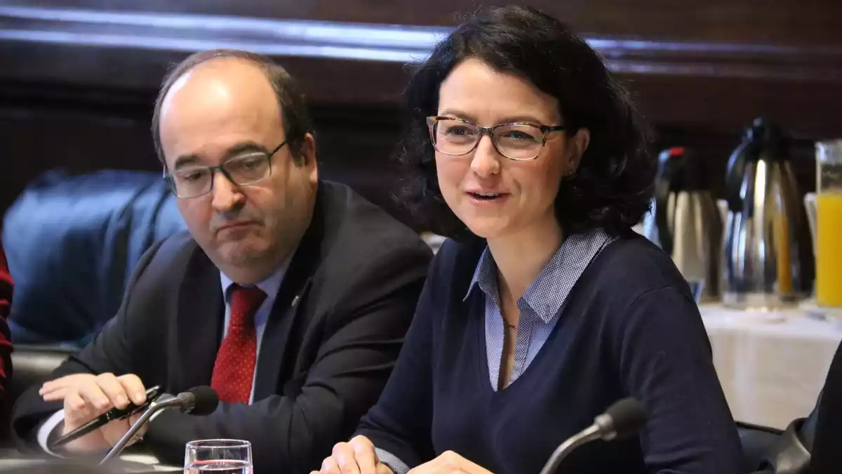 Miquel Iceta i Eva Granados en una reunió de la Junta de Portaveus del Parlament el febrer de 2018.