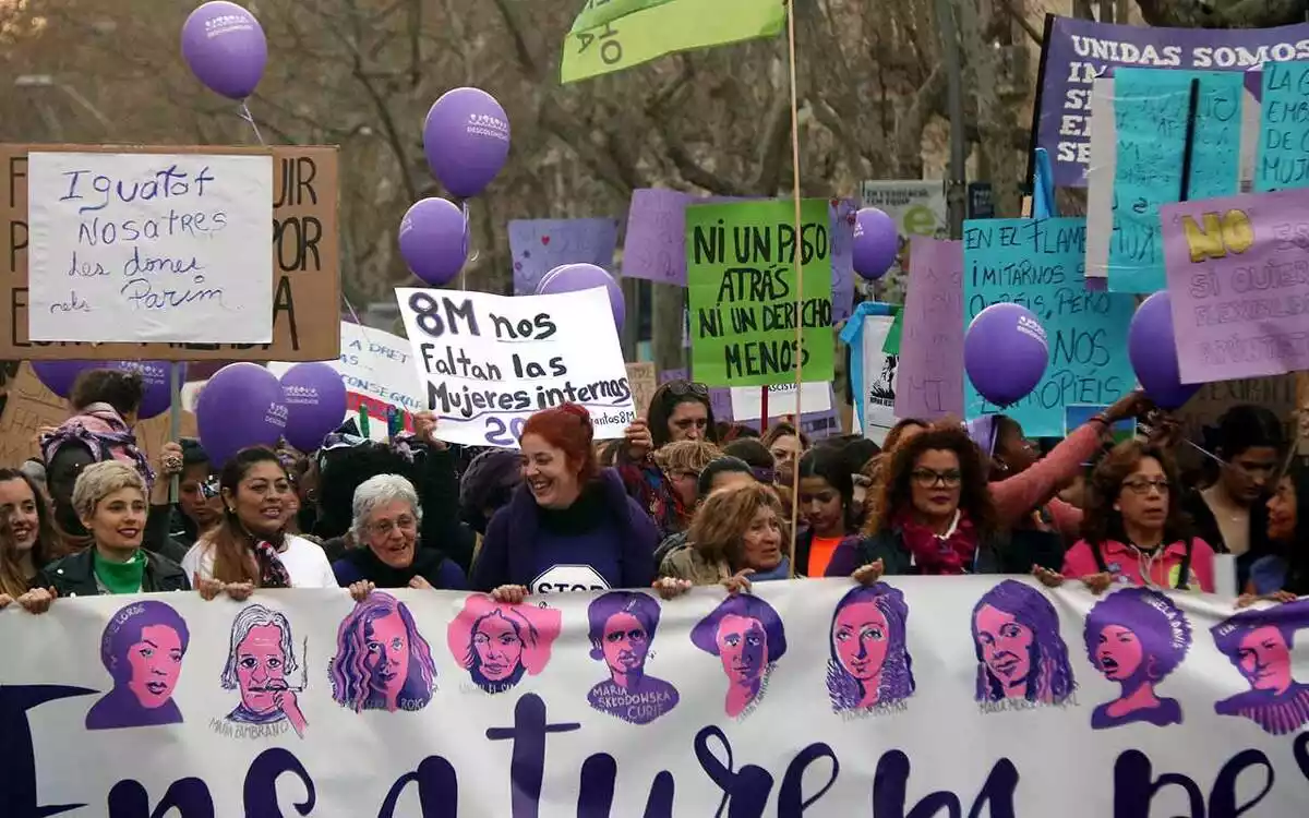 Manifestació Vuit de Març, Dia de la Dona, de 2019 a Girona