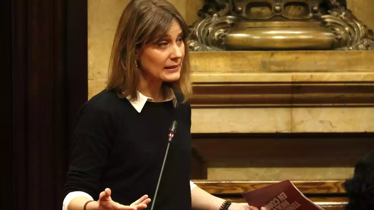 La presidenta de CAtECP al Parlament, Jéssica Albiach, intervenint a la sessió de control del Parlament el 4 de març del 2020