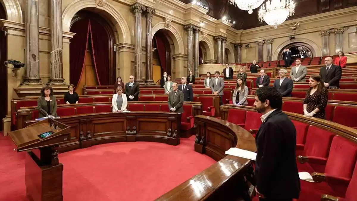 Inici de la sessió plenària al Parlament de Catalunya el 24 d'abril de 2020.