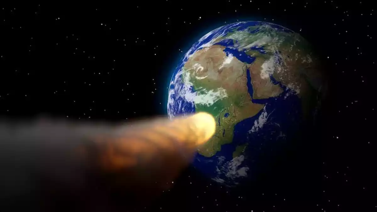 Imatge il·lustrativa d'un meteorit apropant-se a la Terra