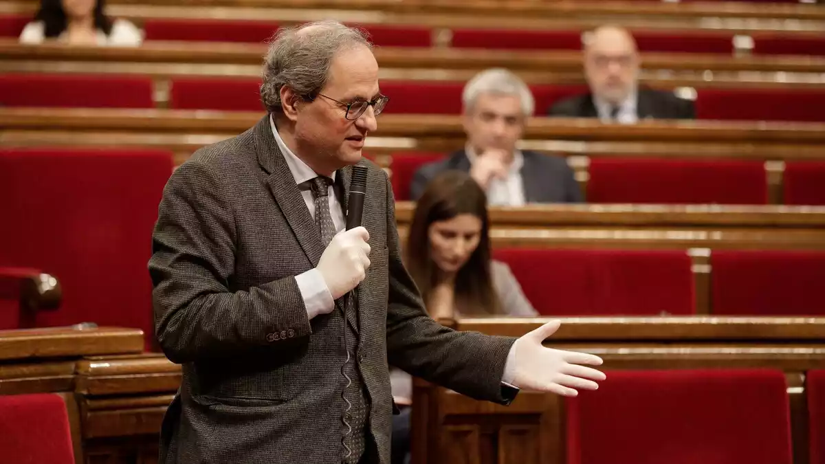 El president de la Generalitat, Quim Torra, durant la sessió de control al president a l'hemicicle el dia 24 d'abril del 2020