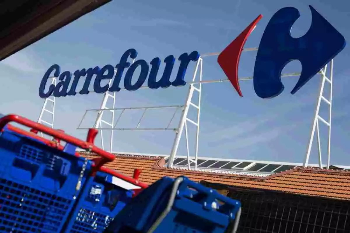 Logo de la cadena de supermercats Carrefour