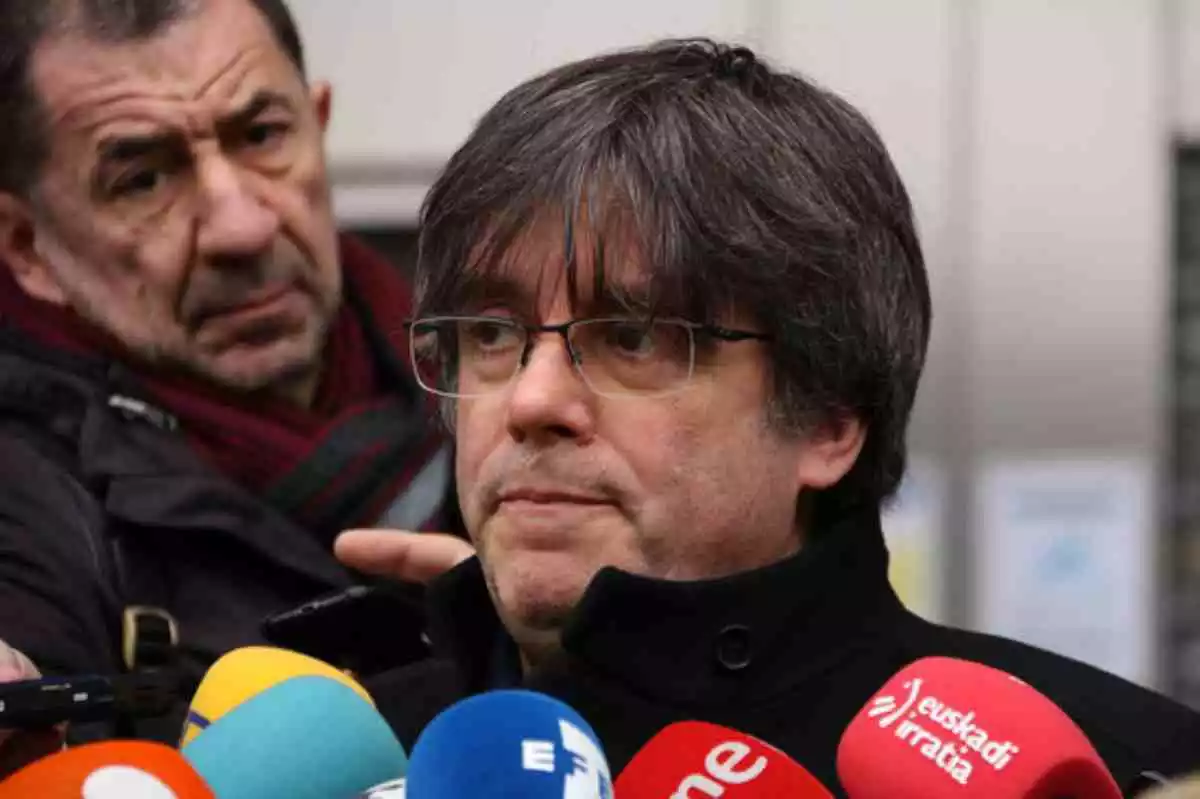 Carles Puigdemont atén els mitjans a Brussel·les el 5 de febrer del 2020