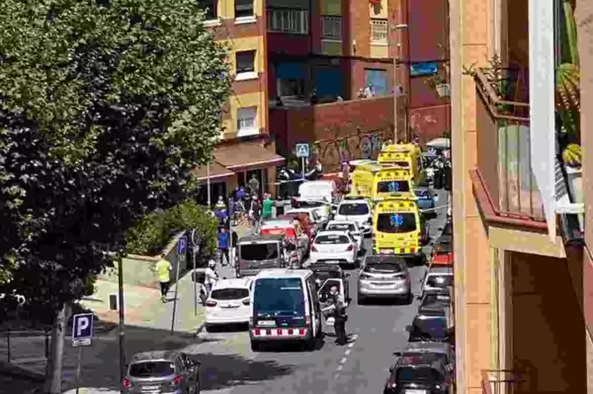 Diverses ambulàncies i patrulles dels Mossos d'Esquadra han intervingut a Badalona