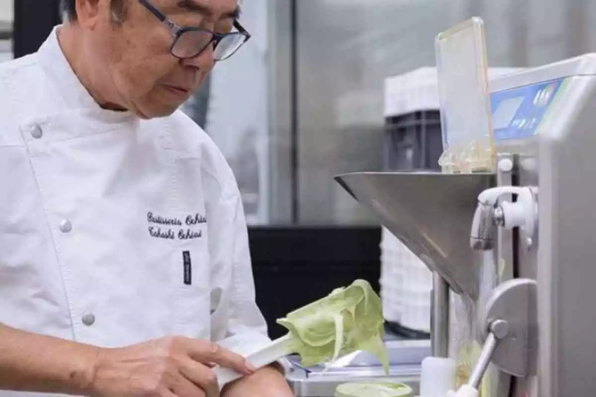 Takashi Ochiai, el mestre gelater que elabora els gelats taiyaki a la ciutat comtal