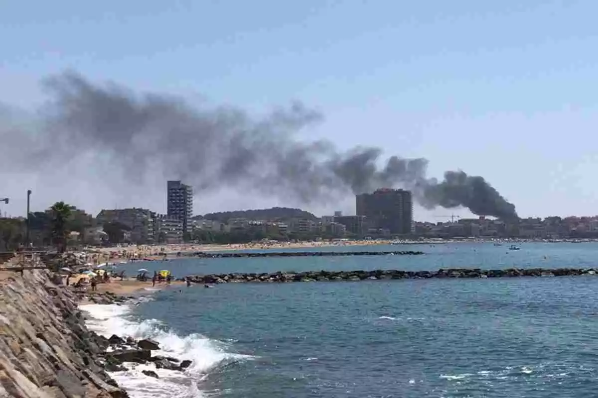 Incendi al Port Marina de Palamós l'1 de juliol de 2020.