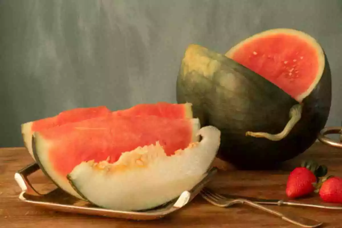 Imatge d'una síndria i un meló tallats