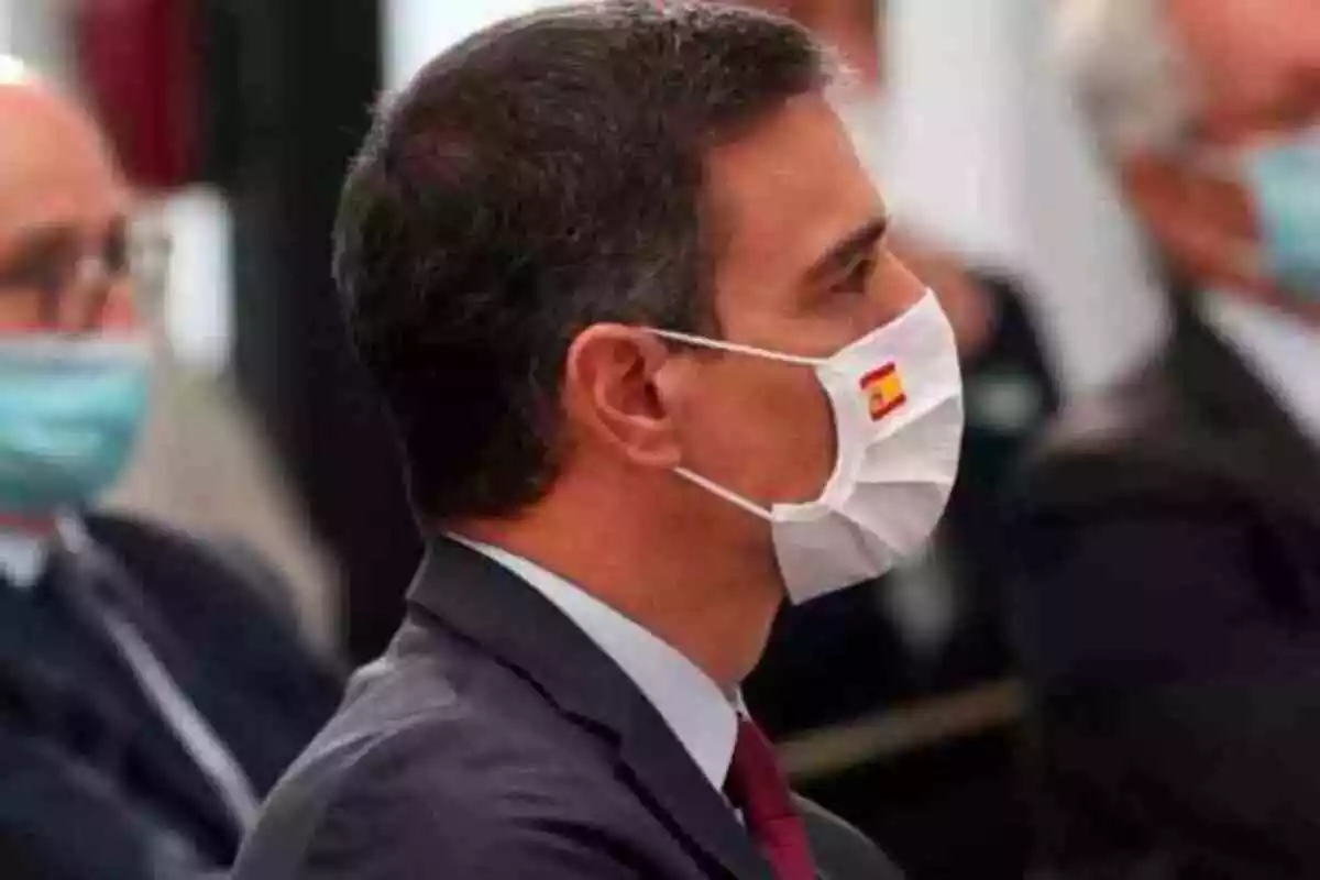 Imatge d'arxiu del president del govern espanyol, Pedro Sánchez, amb una mascareta