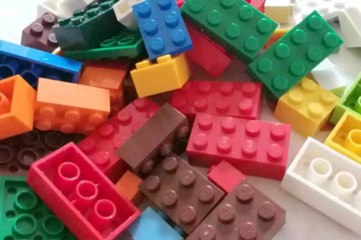 Fotografia de peces de Lego