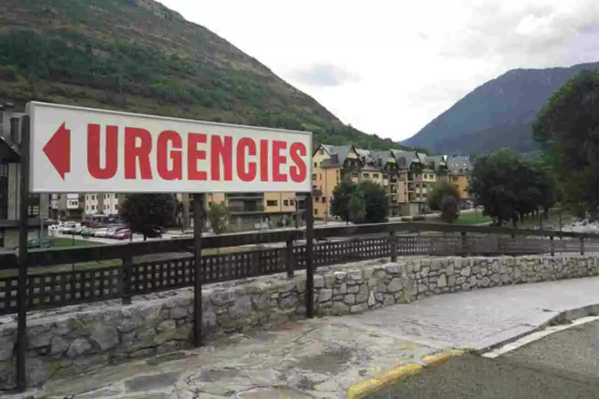 Pla obert de la zona d'accés a Urgències de l'Hospital Val d'Aran de Vielha, en una imatge d'arxiu