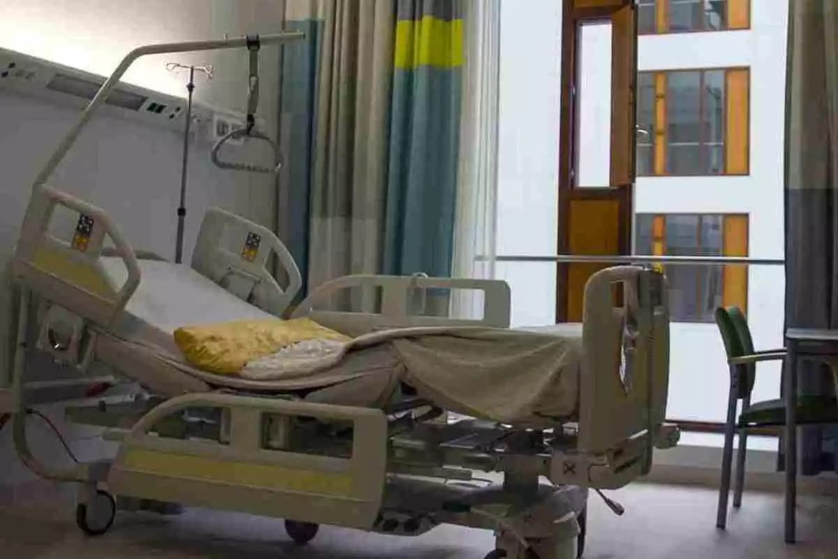 Un llit d'hospital buit