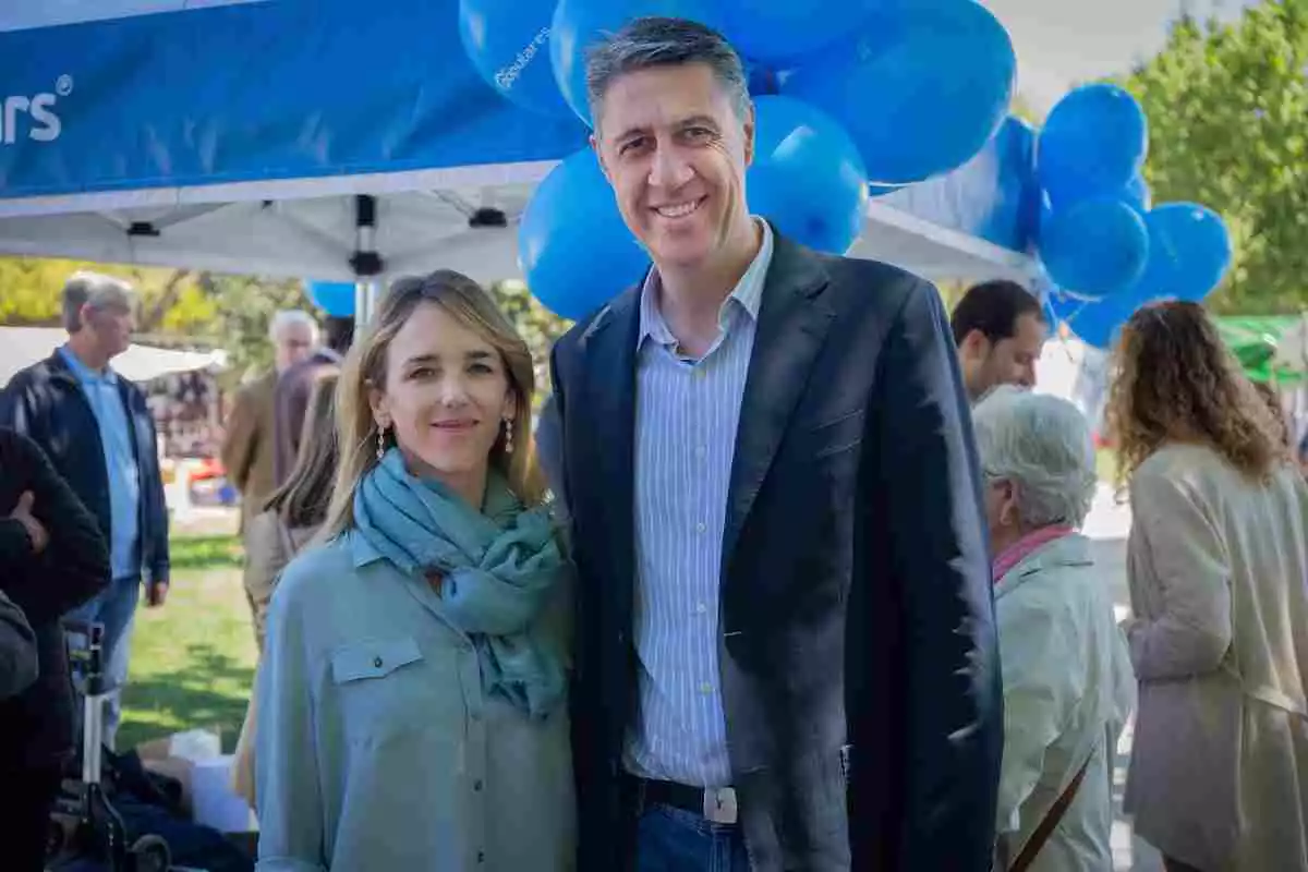 Cayetana Álvarez de Toledo al costat de Xavier Garcia Albiol, alcalde de Badalona