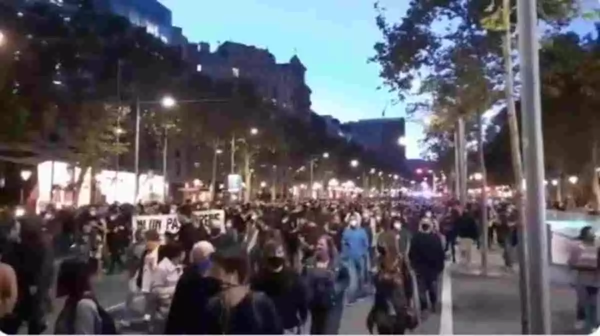 Imatge de la manifestació dels CDR a Passeig de Gràcia a Barcelona