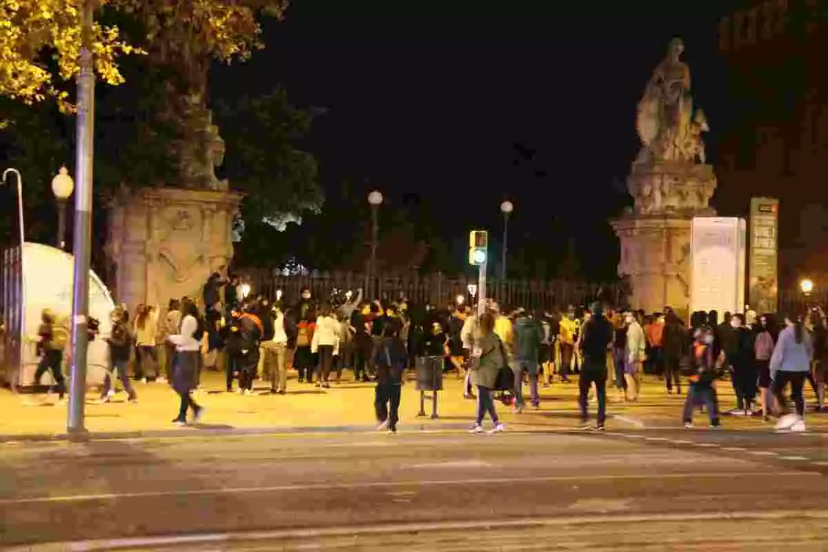 Imatge dels CDR entrant al parc de la Ciutadella de Barcelona, rumb al Parlament de Catalunya