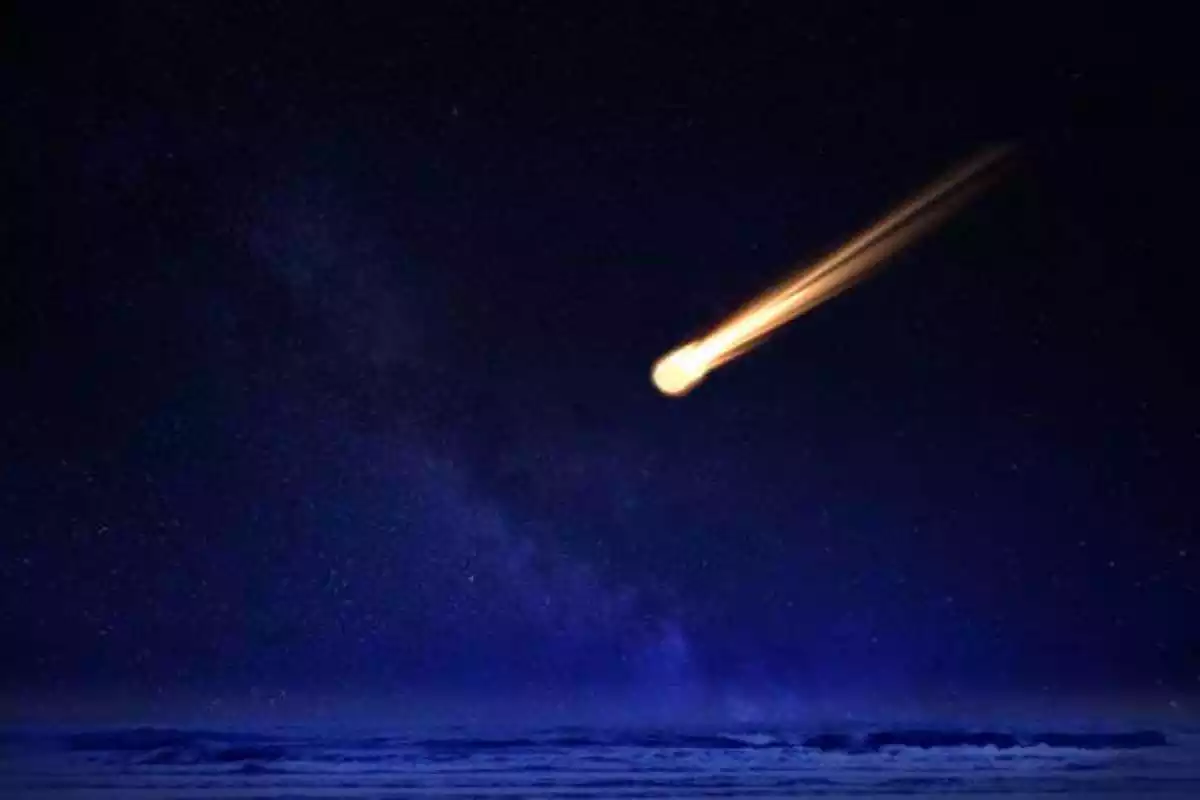 Imatge d'un asteroide entrant a l'atmosfera terrestre