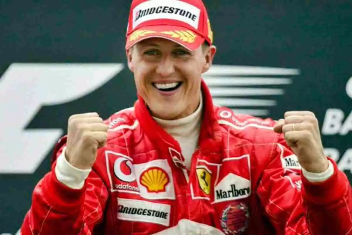 Michael Schumacher celebrant l'últim campionat mundial que va guanyar