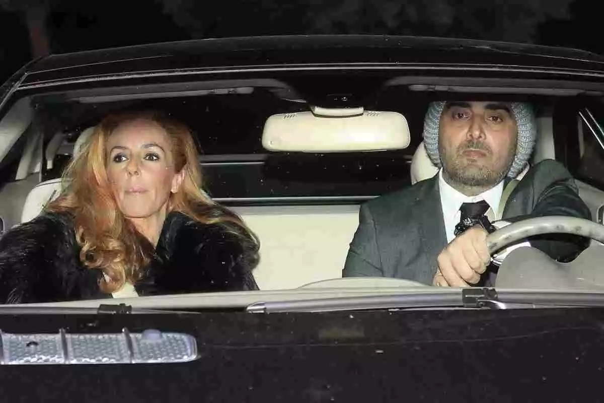 Rocío Carrasco i Fidel Albiac a l'interior del seu cotxe