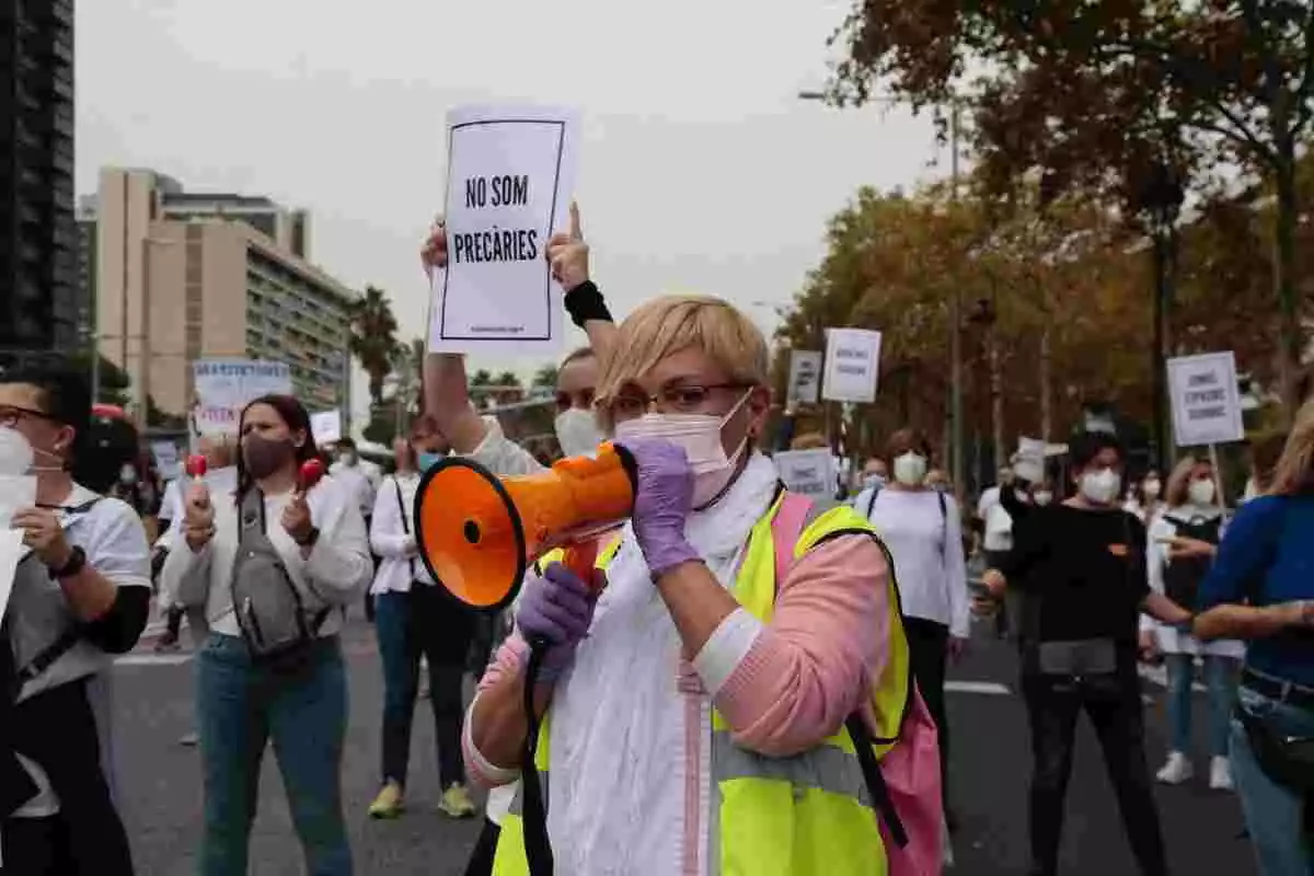 Treballadores del sector de l'estètica protesten a Barcelona contra el tancament el 21 d'octubre de 2020