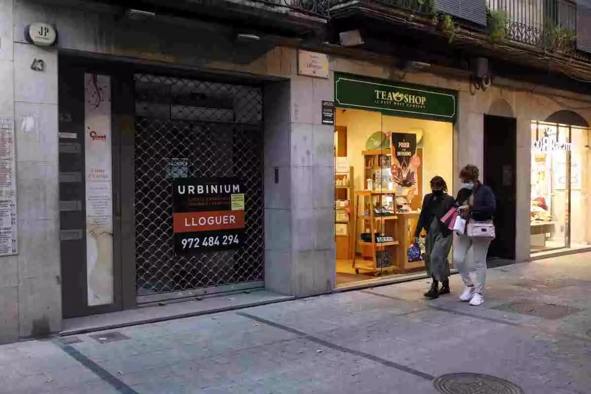 Una botiga tancada a la Rambla de Girona