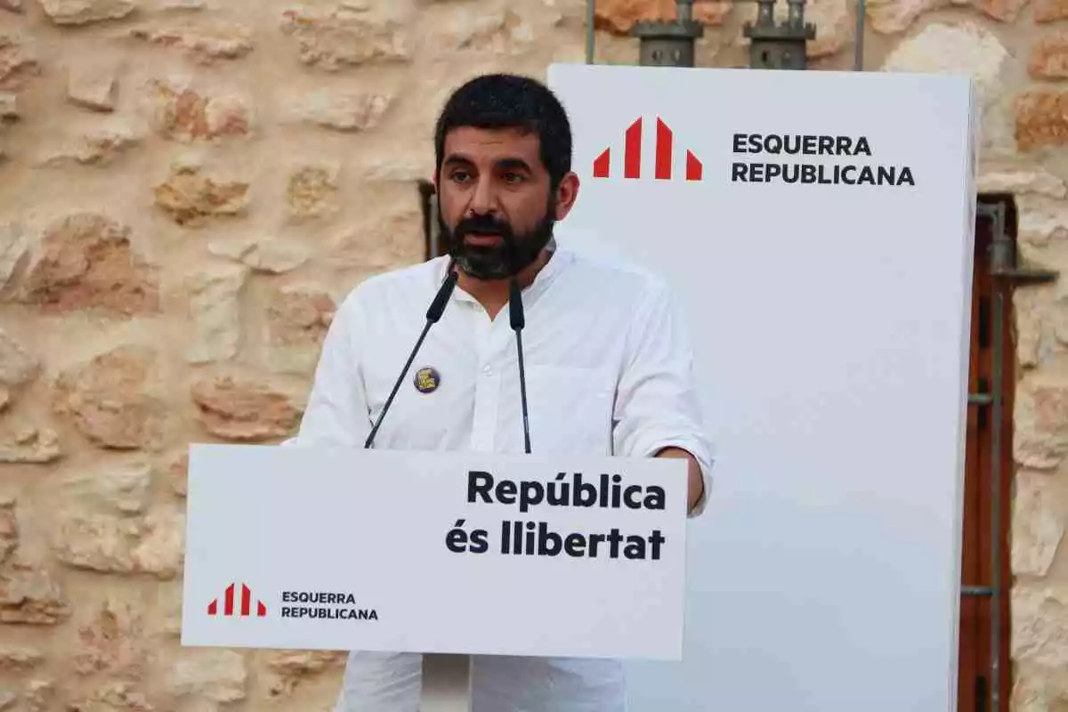 El conseller de Treball i Afers Socials, Chakir el Homrani, en un míting a Torredembarra.