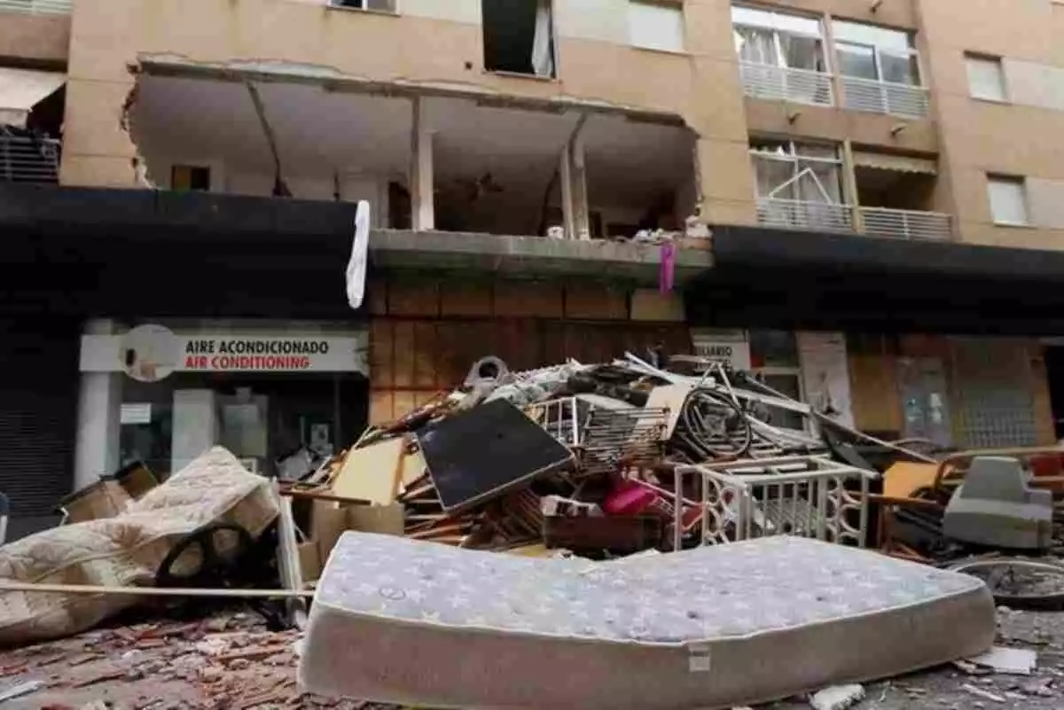 Imatge de l'edifici després de l'explosió a Torrevieja