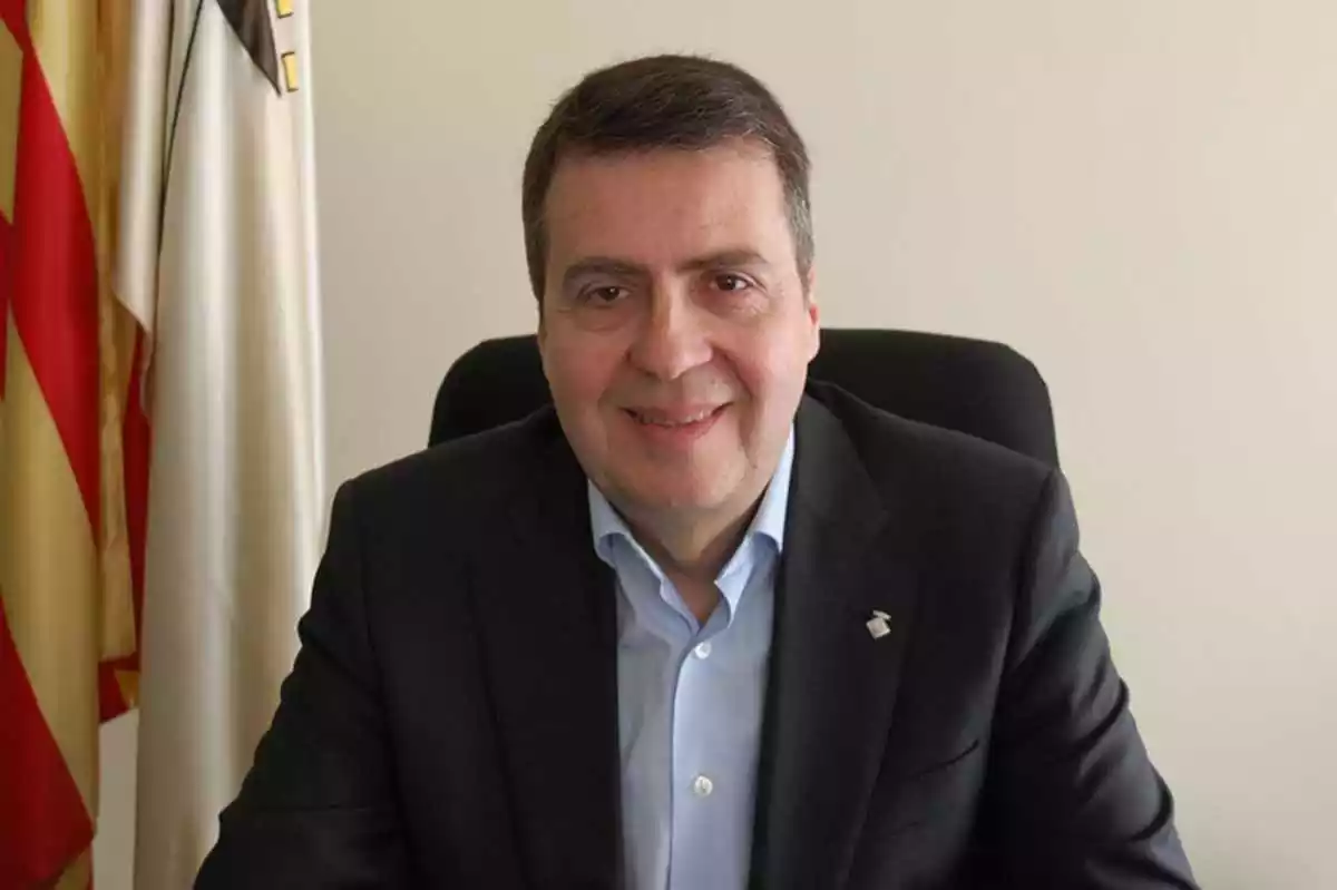 L'alcalde de Premià de Mar, Miquel Àngel Méndez, en una imatge al seu despatx