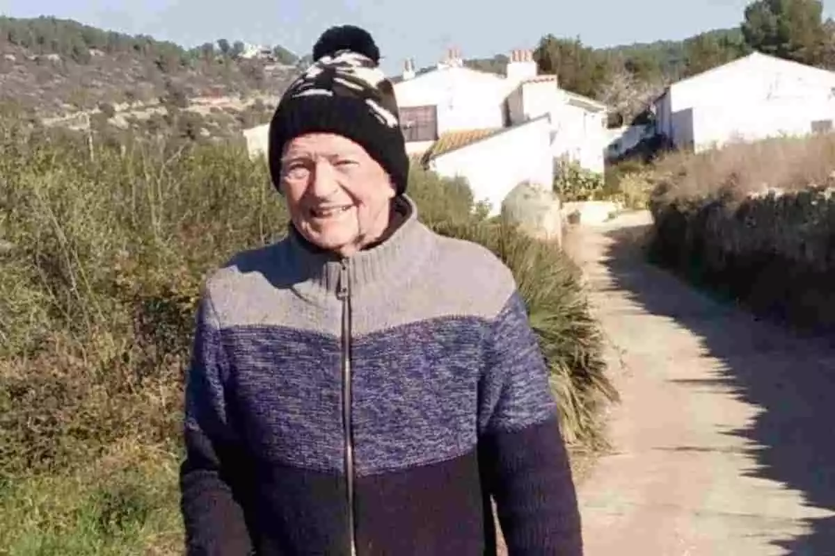 Imatge del Peter, l'home desaparegut al Garraf, amb gorra de llana i jaqueta