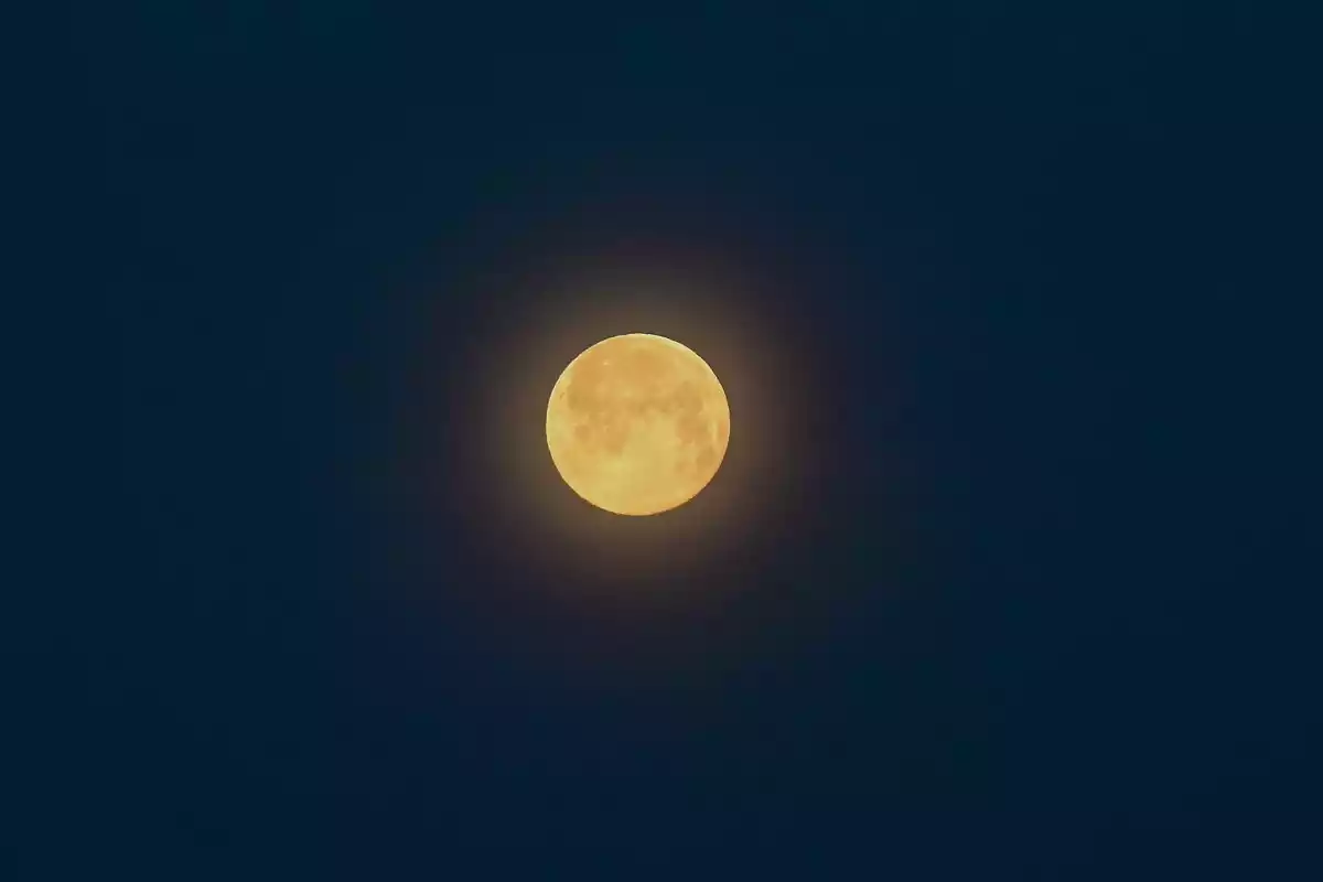 Imatge d'una Lluna plena des de Reus