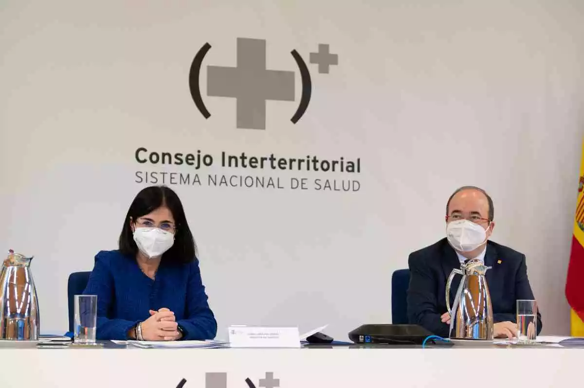 La ministra de Sanitat, Carolina Darias, i del ministre de Política Territorial, Miquel Iceta, en la primera reunió del Consell Interterritorial de Salut