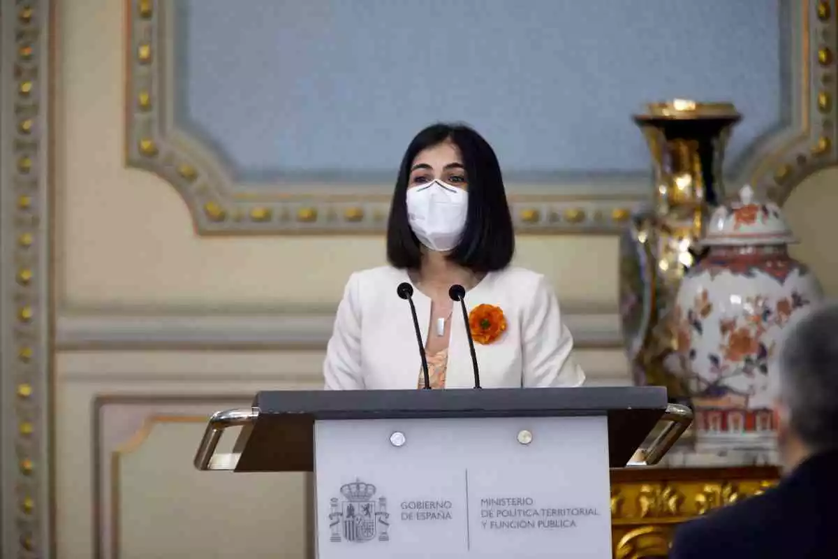 La nova ministra de Sanitat, Carolina Darias, durant l'acte de traspàs