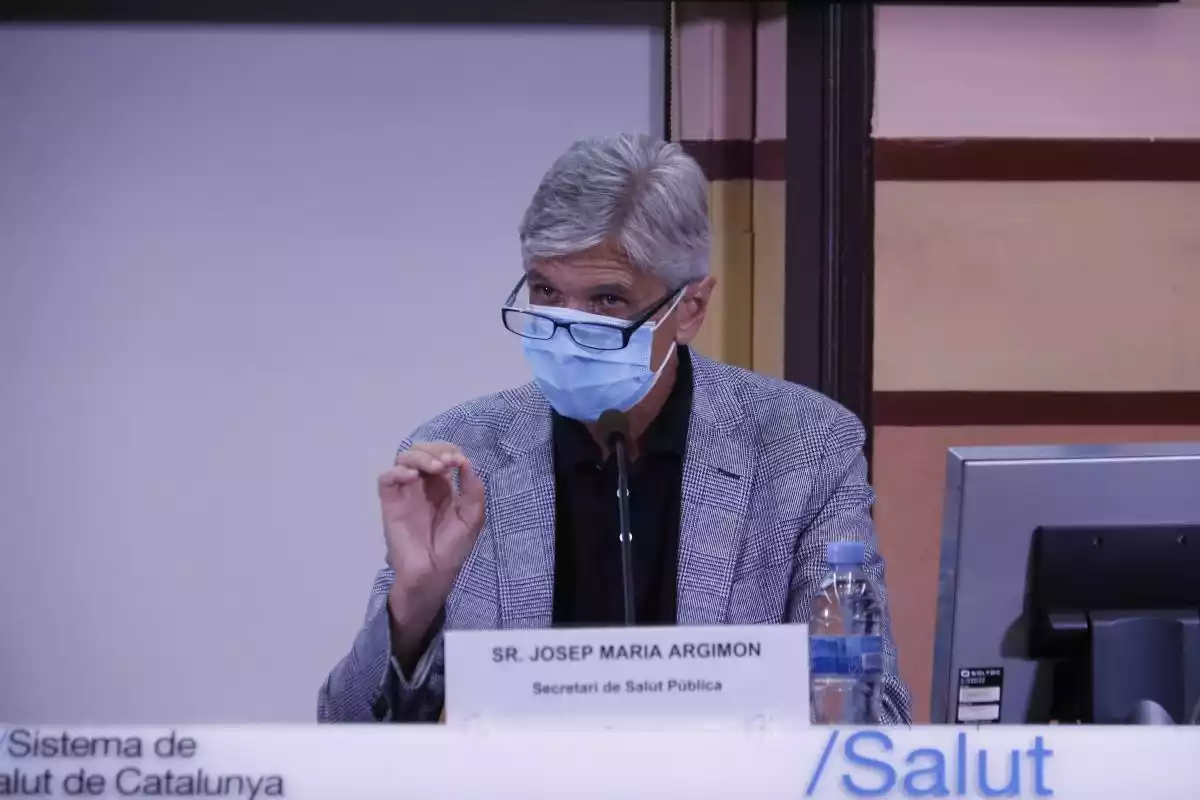 El secretari de Salut Pública, Josep Maria Argimon, explicant l'última hora de la vacunació a Catalunya
