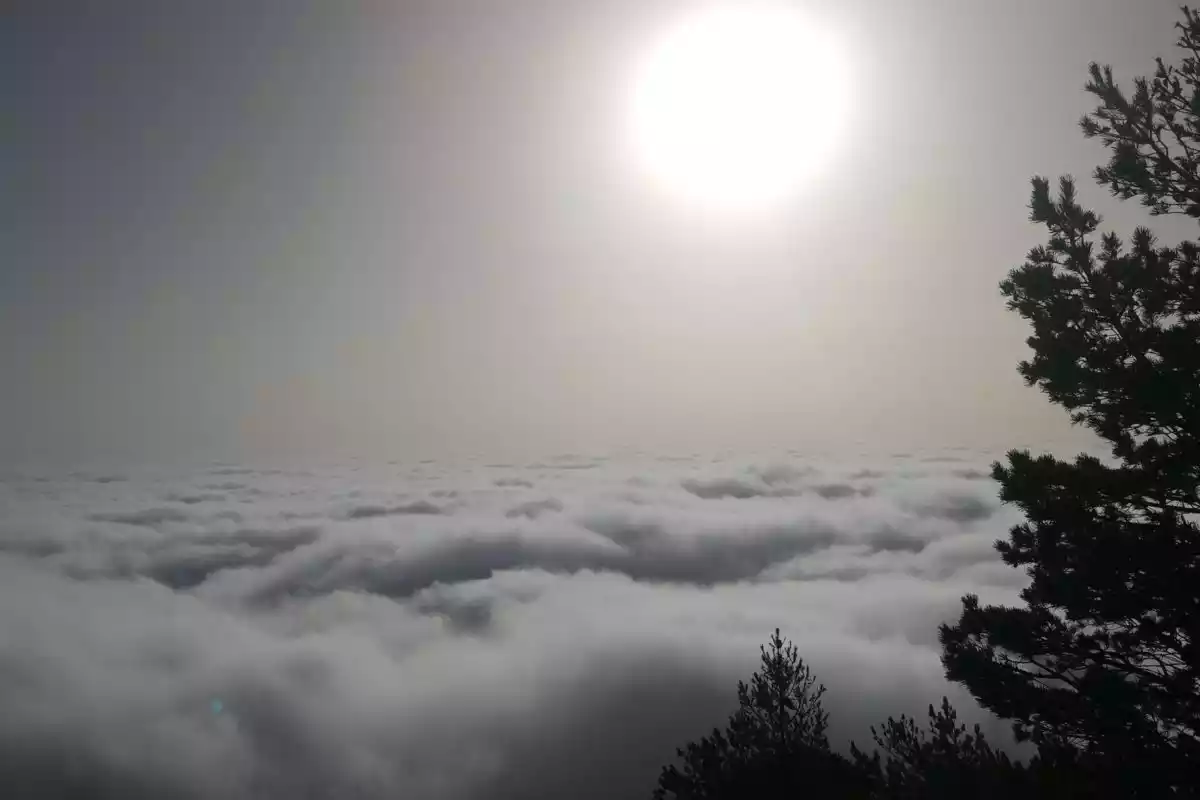 Imatge d'un mar de núvols a l'Ebre des dels Ports