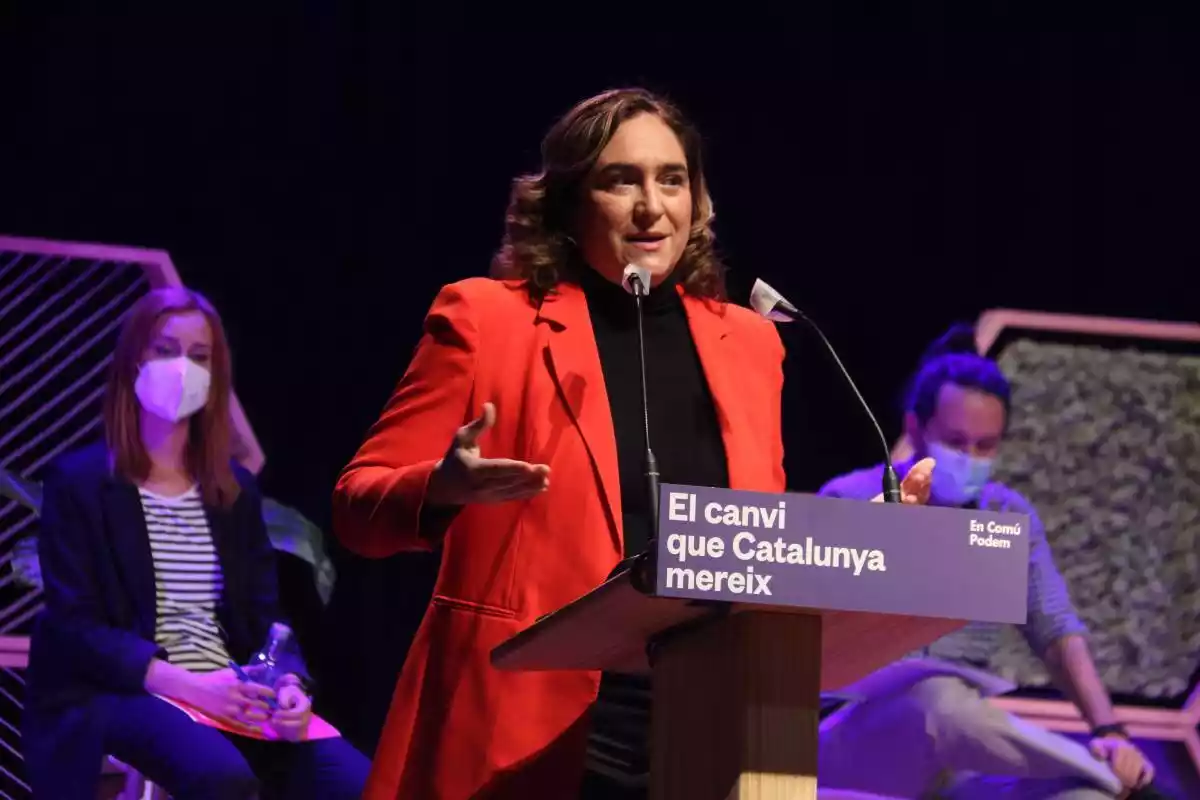 L'alcaldessa de Barcelona, Ada Colau, en un acte política d'En Comú Podem al Casino L'Aliança del Poblenou